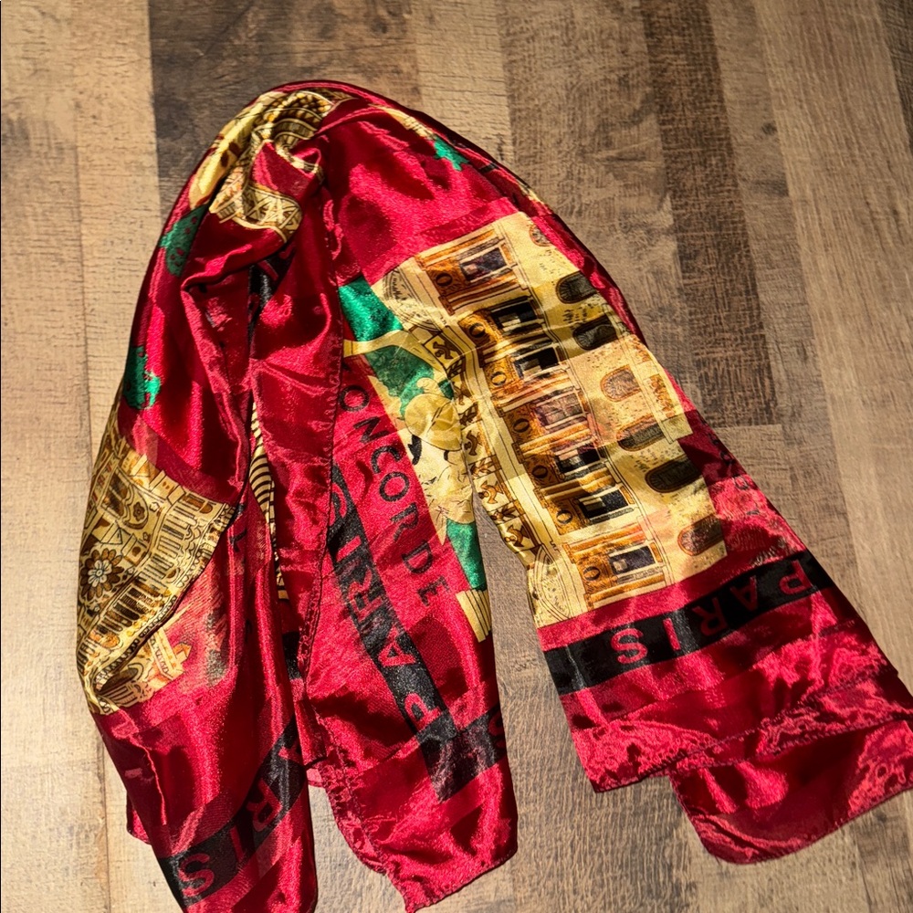 "Chic Vintage Paris Notre Dame Silk Scarf" - Picture 10 of 10